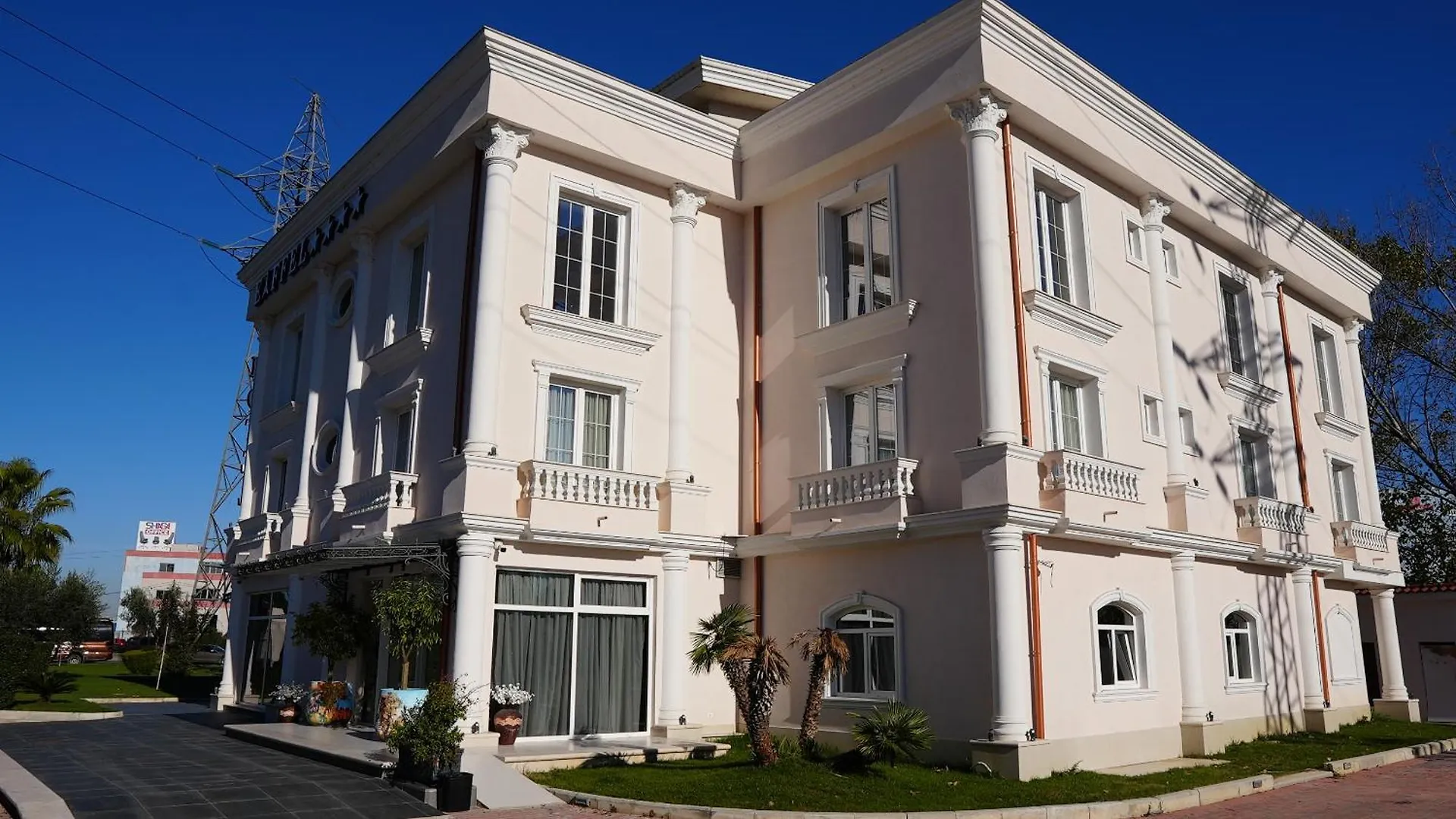 Hotel Eiffel Yrshek