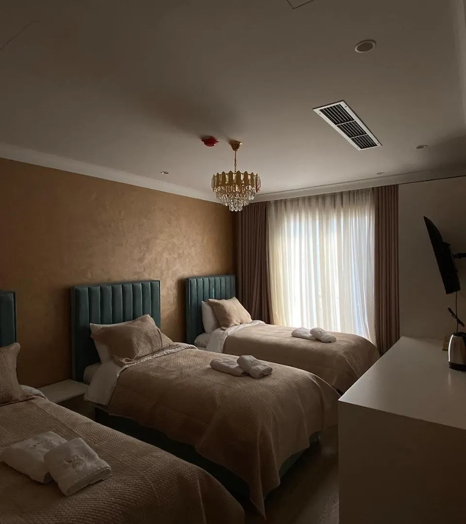 Hotel Eiffel Yrshek