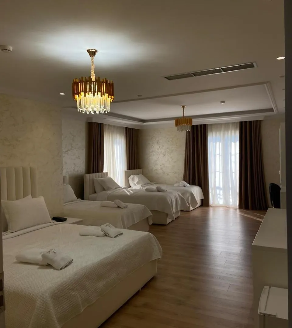 Hotel Eiffel Yrshek