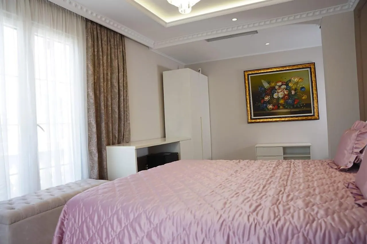 Hotel Eiffel Tirana 4*,