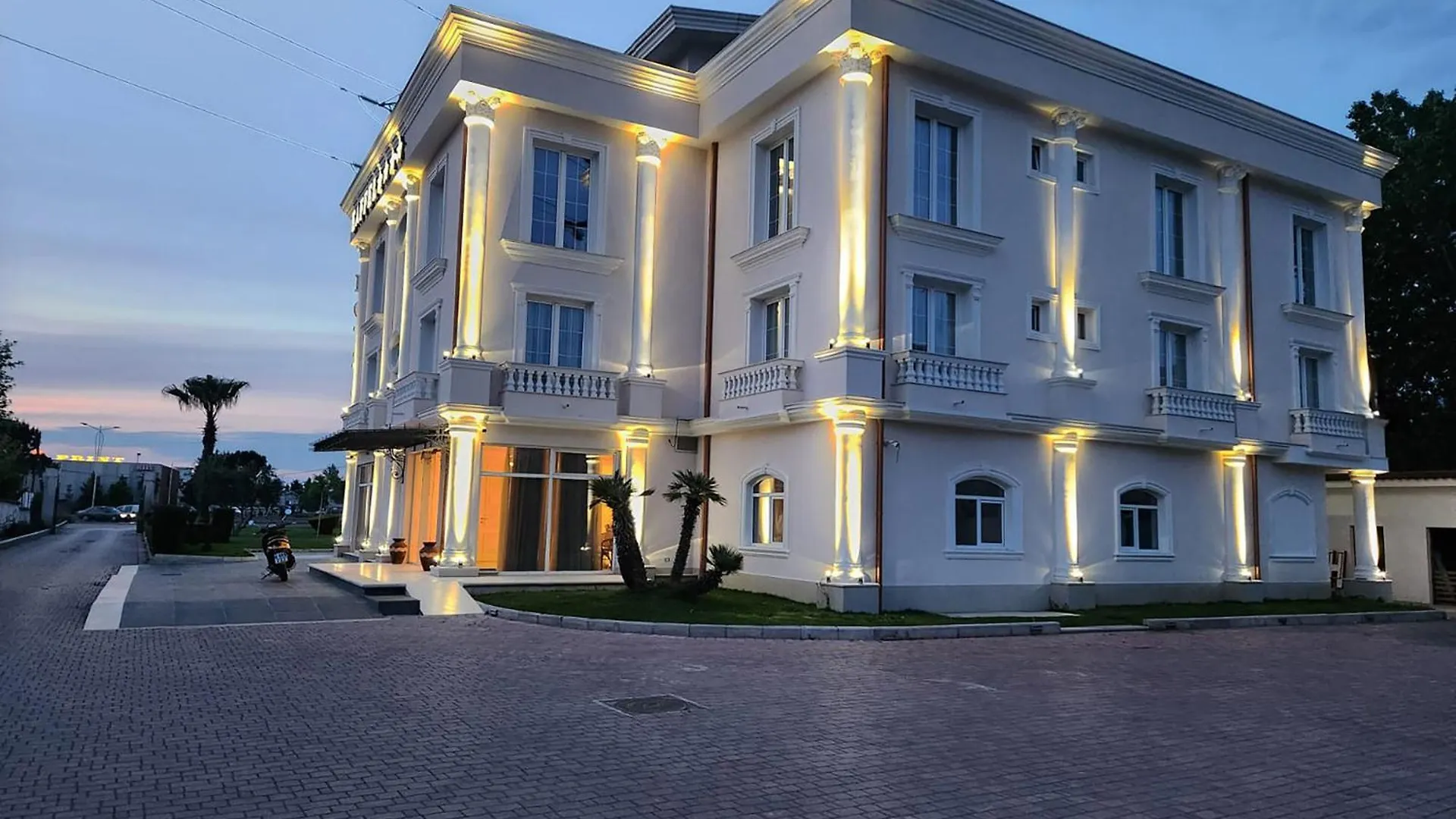 Hotel Eiffel Tirana